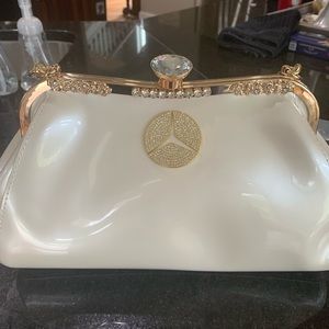 NWOT Mercedes Benz purse FREE Mercedes key chain